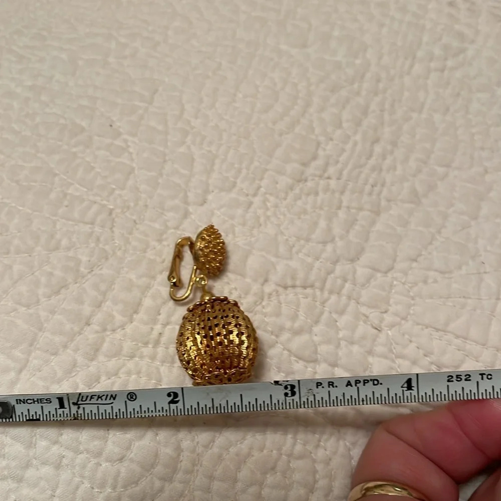 Coro Gold-Tone Filigree Clip-On Ball Earrings - Picture 5 of 8